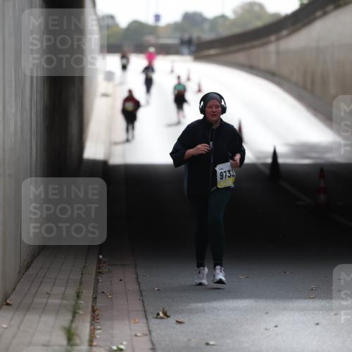 05.10.2025 - 20. swb-Marathon Bremen Michael Strokosch http://msf.ph/oto/9209358 05.10.2025 11:15:49 Laufen 9733 meine-sportfotos.de