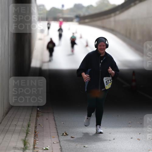 05.10.2025 - 20. swb-Marathon Bremen Michael Strokosch http://msf.ph/oto/9209360 05.10.2025 11:15:51 Laufen 973 meine-sportfotos.de