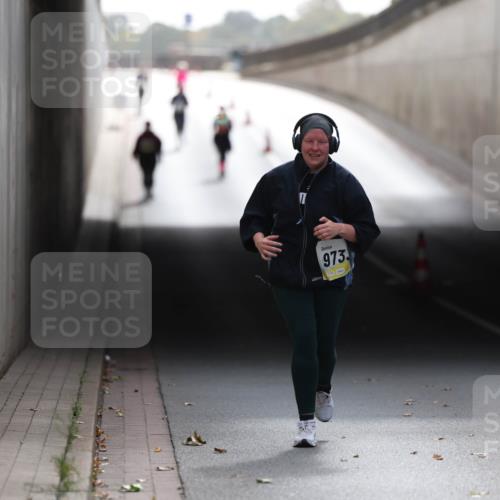 05.10.2025 - 20. swb-Marathon Bremen Michael Strokosch http://msf.ph/oto/9209361 05.10.2025 11:15:51 Laufen 973 meine-sportfotos.de
