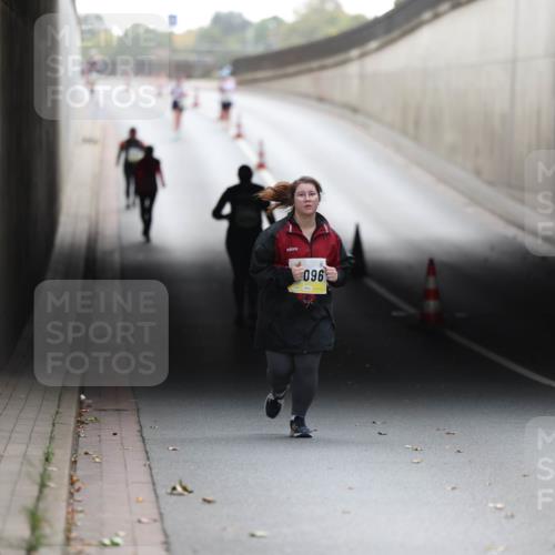 05.10.2025 - 20. swb-Marathon Bremen Michael Strokosch http://msf.ph/oto/9209368 05.10.2025 11:16:21 Laufen 096 meine-sportfotos.de