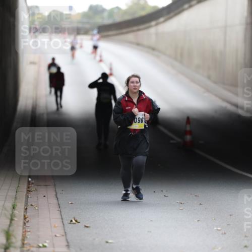 05.10.2025 - 20. swb-Marathon Bremen Michael Strokosch http://msf.ph/oto/9209369 05.10.2025 11:16:21 Laufen 9, 096 meine-sportfotos.de