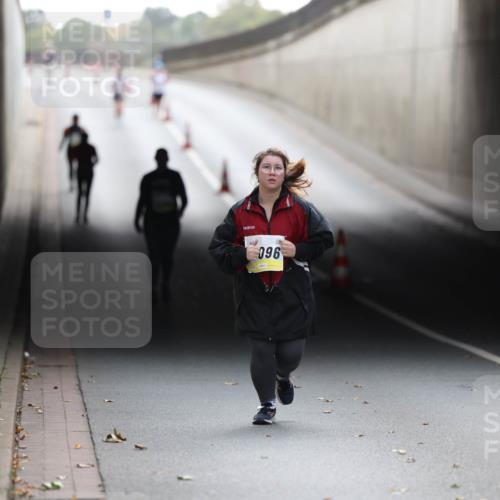 05.10.2025 - 20. swb-Marathon Bremen Michael Strokosch http://msf.ph/oto/9209372 05.10.2025 11:16:23 Laufen 096 meine-sportfotos.de