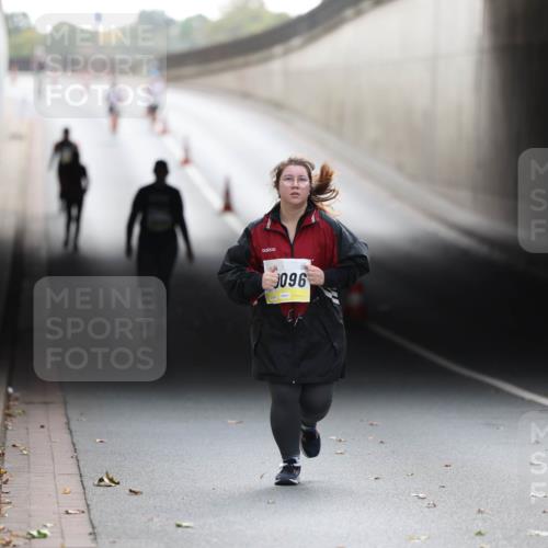 05.10.2025 - 20. swb-Marathon Bremen Michael Strokosch http://msf.ph/oto/9209375 05.10.2025 11:16:23 Laufen 096 meine-sportfotos.de