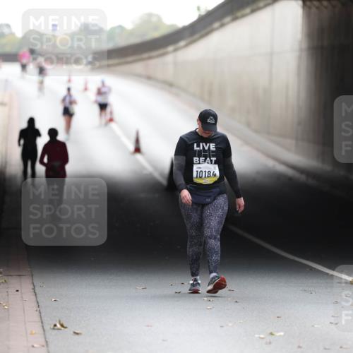 05.10.2025 - 20. swb-Marathon Bremen Michael Strokosch http://msf.ph/oto/9209378 05.10.2025 11:16:35 Laufen 10184 meine-sportfotos.de