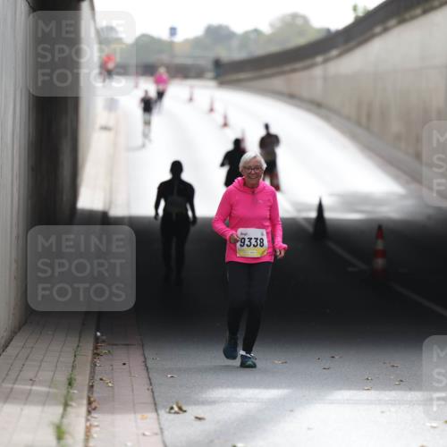 05.10.2025 - 20. swb-Marathon Bremen Michael Strokosch http://msf.ph/oto/9209379 05.10.2025 11:16:47 Laufen 4, 9338 meine-sportfotos.de