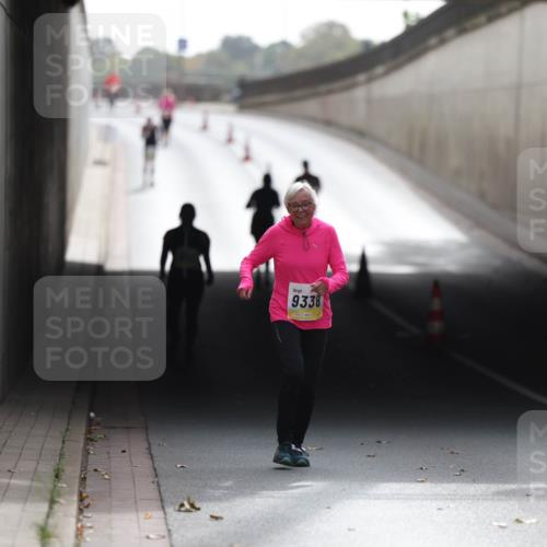 05.10.2025 - 20. swb-Marathon Bremen Michael Strokosch http://msf.ph/oto/9209383 05.10.2025 11:16:48 Laufen 4, 9338 meine-sportfotos.de