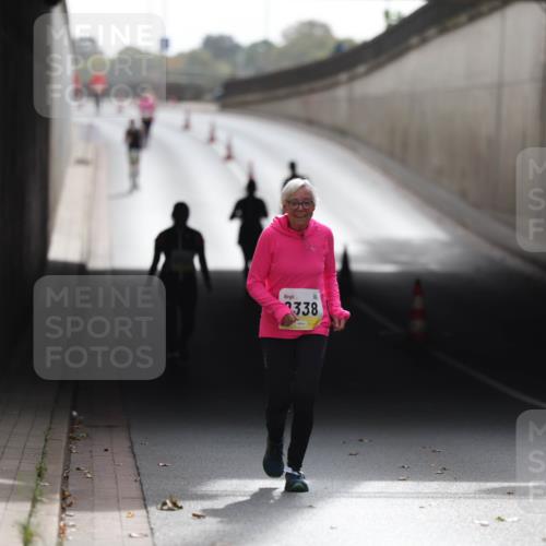 05.10.2025 - 20. swb-Marathon Bremen Michael Strokosch http://msf.ph/oto/9209386 05.10.2025 11:16:49 Laufen 338 meine-sportfotos.de