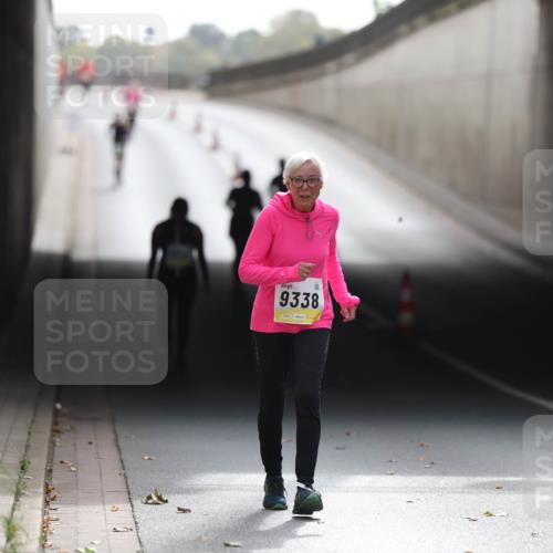 05.10.2025 - 20. swb-Marathon Bremen Michael Strokosch http://msf.ph/oto/9209389 05.10.2025 11:16:51 Laufen 9338 meine-sportfotos.de