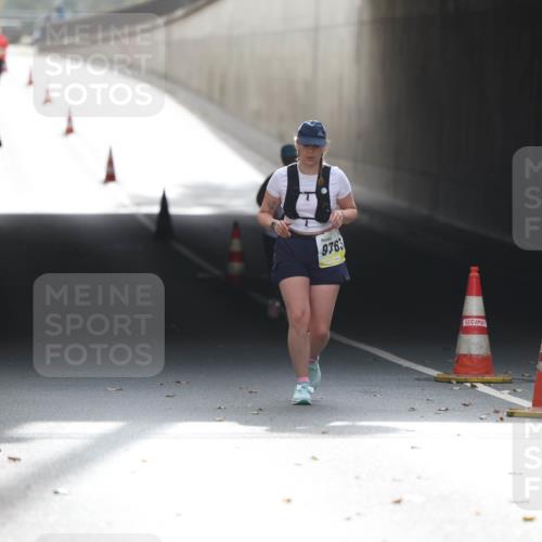 05.10.2025 - 20. swb-Marathon Bremen Michael Strokosch http://msf.ph/oto/9209398 05.10.2025 11:17:08 Laufen 9763 meine-sportfotos.de
