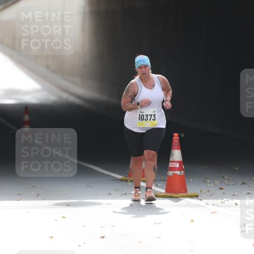 05.10.2025 - 20. swb-Marathon Bremen Michael Strokosch http://msf.ph/oto/9209408 05.10.2025 11:17:18 Laufen 10373 meine-sportfotos.de