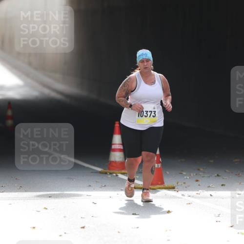 05.10.2025 - 20. swb-Marathon Bremen Michael Strokosch http://msf.ph/oto/9209410 05.10.2025 11:17:19 Laufen 10373 meine-sportfotos.de