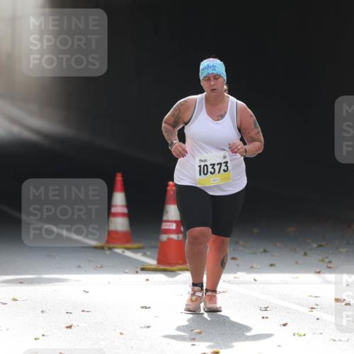 05.10.2025 - 20. swb-Marathon Bremen Michael Strokosch http://msf.ph/oto/9209415 05.10.2025 11:17:21 Laufen 10373 meine-sportfotos.de