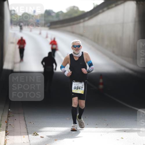 05.10.2025 - 20. swb-Marathon Bremen Michael Strokosch http://msf.ph/oto/9209418 05.10.2025 11:17:32 Laufen 9941 meine-sportfotos.de