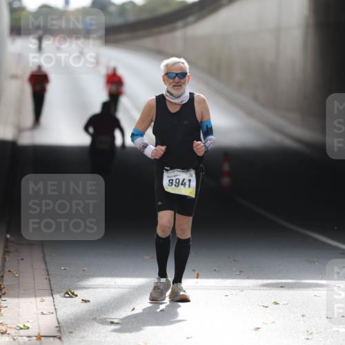 05.10.2025 - 20. swb-Marathon Bremen Michael Strokosch http://msf.ph/oto/9209421 05.10.2025 11:17:34 Laufen 9941 meine-sportfotos.de