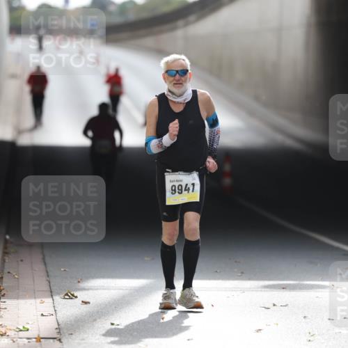 05.10.2025 - 20. swb-Marathon Bremen Michael Strokosch http://msf.ph/oto/9209422 05.10.2025 11:17:34 Laufen 9941 meine-sportfotos.de