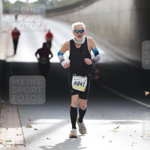 05.10.2025 - 20. swb-Marathon Bremen Michael Strokosch http://msf.ph/oto/9209424 05.10.2025 11:17:35 Laufen 9941 meine-sportfotos.de