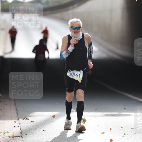 05.10.2025 - 20. swb-Marathon Bremen Michael Strokosch http://msf.ph/oto/9209425 05.10.2025 11:17:35 Laufen 9941 meine-sportfotos.de