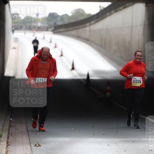 05.10.2025 - 20. swb-Marathon Bremen Michael Strokosch http://msf.ph/oto/9209435 05.10.2025 11:18:01 Laufen 9352, 11326, 4 meine-sportfotos.de