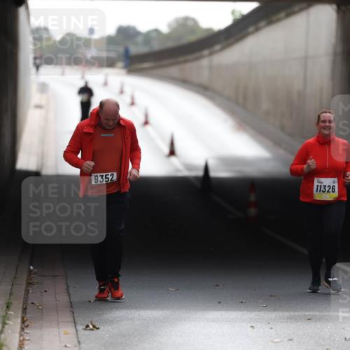 05.10.2025 - 20. swb-Marathon Bremen Michael Strokosch http://msf.ph/oto/9209436 05.10.2025 11:18:01 Laufen 9352, 11326 meine-sportfotos.de