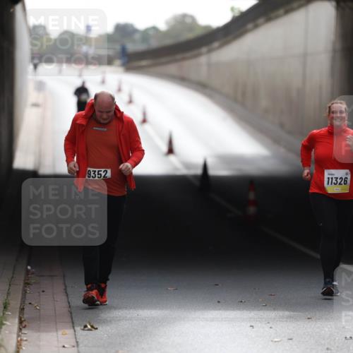 05.10.2025 - 20. swb-Marathon Bremen Michael Strokosch http://msf.ph/oto/9209437 05.10.2025 11:18:02 Laufen 9352, 11326 meine-sportfotos.de