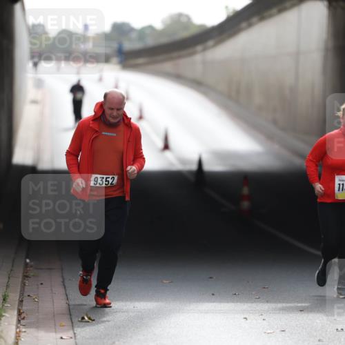 05.10.2025 - 20. swb-Marathon Bremen Michael Strokosch http://msf.ph/oto/9209438 05.10.2025 11:18:02 Laufen 9352, 11326 meine-sportfotos.de