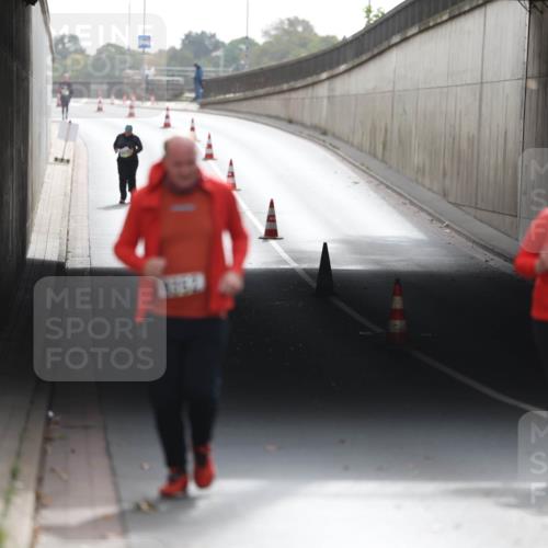05.10.2025 - 20. swb-Marathon Bremen Michael Strokosch http://msf.ph/oto/9209439 05.10.2025 11:18:03 Laufen 7846, 11326 meine-sportfotos.de