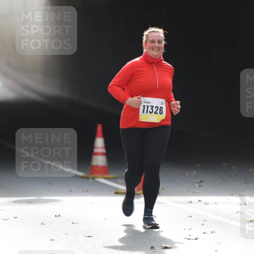 05.10.2025 - 20. swb-Marathon Bremen Michael Strokosch http://msf.ph/oto/9209443 05.10.2025 11:18:06 Laufen 11326 meine-sportfotos.de