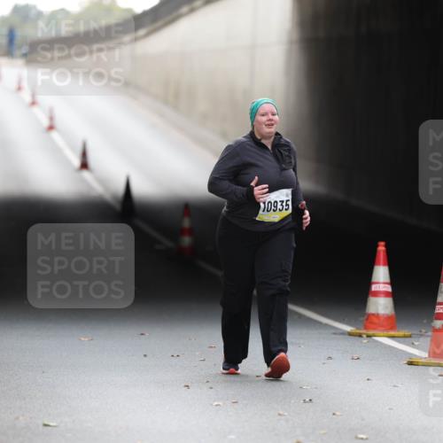05.10.2025 - 20. swb-Marathon Bremen Michael Strokosch http://msf.ph/oto/9209451 05.10.2025 11:18:39 Laufen 10935 meine-sportfotos.de