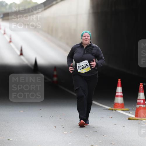 05.10.2025 - 20. swb-Marathon Bremen Michael Strokosch http://msf.ph/oto/9209452 05.10.2025 11:18:39 Laufen 10935 meine-sportfotos.de