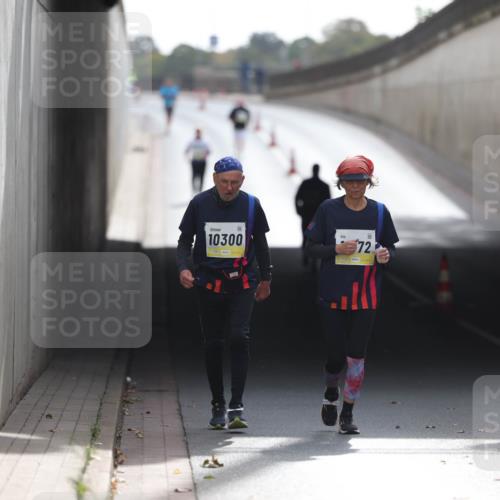 05.10.2025 - 20. swb-Marathon Bremen Michael Strokosch http://msf.ph/oto/9209518 05.10.2025 11:20:23 Laufen 10300, 72 meine-sportfotos.de