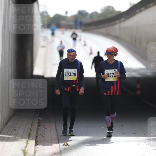 05.10.2025 - 20. swb-Marathon Bremen Michael Strokosch http://msf.ph/oto/9209519 05.10.2025 11:20:23 Laufen 10300, 1572 meine-sportfotos.de