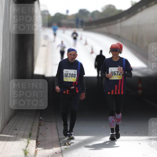 05.10.2025 - 20. swb-Marathon Bremen Michael Strokosch http://msf.ph/oto/9209520 05.10.2025 11:20:24 Laufen 10300, 31572 meine-sportfotos.de