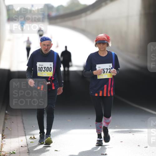 05.10.2025 - 20. swb-Marathon Bremen Michael Strokosch http://msf.ph/oto/9209523 05.10.2025 11:20:27 Laufen 10300, 02136, 572 meine-sportfotos.de