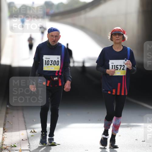 05.10.2025 - 20. swb-Marathon Bremen Michael Strokosch http://msf.ph/oto/9209526 05.10.2025 11:20:28 Laufen 10300, 02296, 11572 meine-sportfotos.de