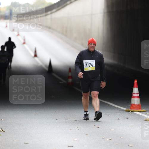 05.10.2025 - 20. swb-Marathon Bremen Michael Strokosch http://msf.ph/oto/9209528 05.10.2025 11:20:45 Laufen 7174 meine-sportfotos.de