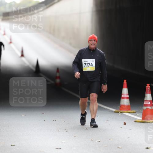 05.10.2025 - 20. swb-Marathon Bremen Michael Strokosch http://msf.ph/oto/9209530 05.10.2025 11:20:46 Laufen 7174 meine-sportfotos.de