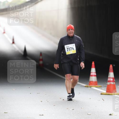05.10.2025 - 20. swb-Marathon Bremen Michael Strokosch http://msf.ph/oto/9209531 05.10.2025 11:20:47 Laufen 7174 meine-sportfotos.de
