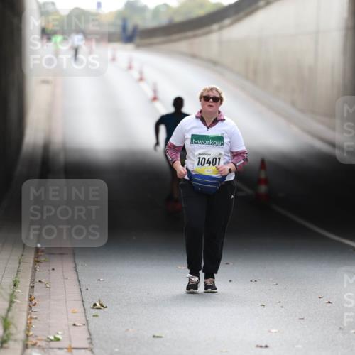 05.10.2025 - 20. swb-Marathon Bremen Michael Strokosch http://msf.ph/oto/9209535 05.10.2025 11:21:01 Laufen 10401 meine-sportfotos.de