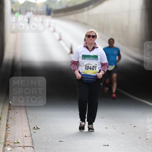 05.10.2025 - 20. swb-Marathon Bremen Michael Strokosch http://msf.ph/oto/9209539 05.10.2025 11:21:03 Laufen 10401 meine-sportfotos.de