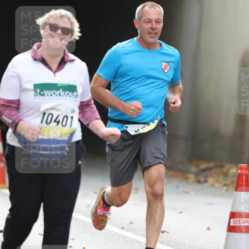 05.10.2025 - 20. swb-Marathon Bremen Michael Strokosch http://msf.ph/oto/9209542 05.10.2025 11:21:08 Laufen 10401 meine-sportfotos.de