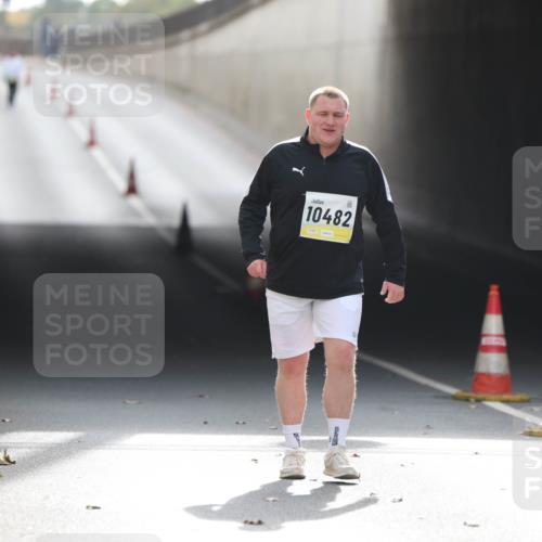 05.10.2025 - 20. swb-Marathon Bremen Michael Strokosch http://msf.ph/oto/9209545 05.10.2025 11:21:11 Laufen 10482 meine-sportfotos.de