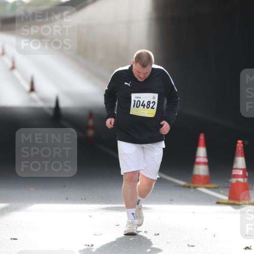 05.10.2025 - 20. swb-Marathon Bremen Michael Strokosch http://msf.ph/oto/9209547 05.10.2025 11:21:12 Laufen 10482 meine-sportfotos.de