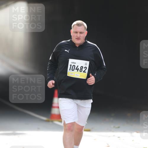 05.10.2025 - 20. swb-Marathon Bremen Michael Strokosch http://msf.ph/oto/9209552 05.10.2025 11:21:14 Laufen 10482, 01867 meine-sportfotos.de