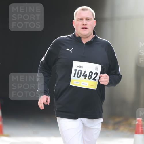 05.10.2025 - 20. swb-Marathon Bremen Michael Strokosch http://msf.ph/oto/9209558 05.10.2025 11:21:16 Laufen 10482, 01867 meine-sportfotos.de