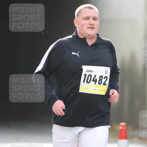05.10.2025 - 20. swb-Marathon Bremen Michael Strokosch http://msf.ph/oto/9209559 05.10.2025 11:21:17 Laufen 10482, 01867 meine-sportfotos.de