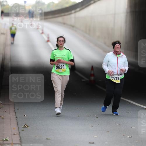05.10.2025 - 20. swb-Marathon Bremen Michael Strokosch http://msf.ph/oto/9209563 05.10.2025 11:22:07 Laufen 9629, 10765 meine-sportfotos.de