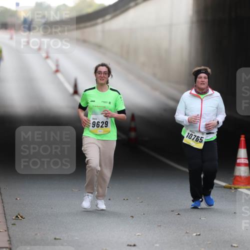 05.10.2025 - 20. swb-Marathon Bremen Michael Strokosch http://msf.ph/oto/9209567 05.10.2025 11:22:08 Laufen 10765, 9629 meine-sportfotos.de