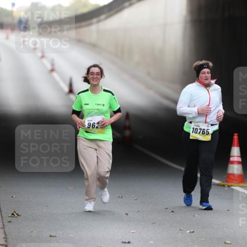 05.10.2025 - 20. swb-Marathon Bremen Michael Strokosch http://msf.ph/oto/9209568 05.10.2025 11:22:09 Laufen 2, 2, 962, 10765 meine-sportfotos.de
