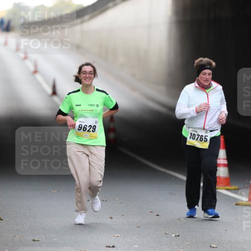 05.10.2025 - 20. swb-Marathon Bremen Michael Strokosch http://msf.ph/oto/9209571 05.10.2025 11:22:09 Laufen 1, 20, 9629, 10765 meine-sportfotos.de