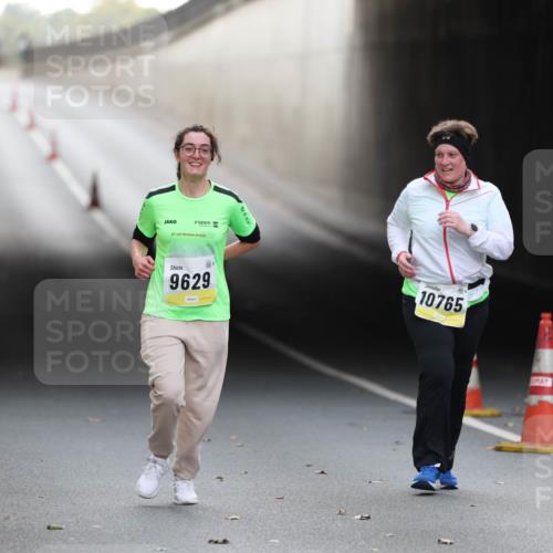 05.10.2025 - 20. swb-Marathon Bremen Michael Strokosch http://msf.ph/oto/9209572 05.10.2025 11:22:10 Laufen 2, 20, 9629, 10765 meine-sportfotos.de